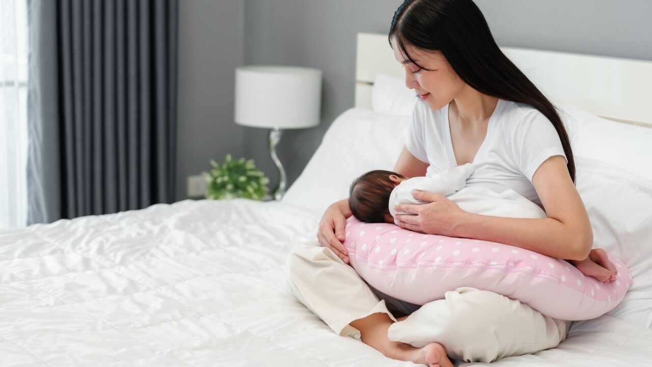 Breastfeeding Positioning & Latching